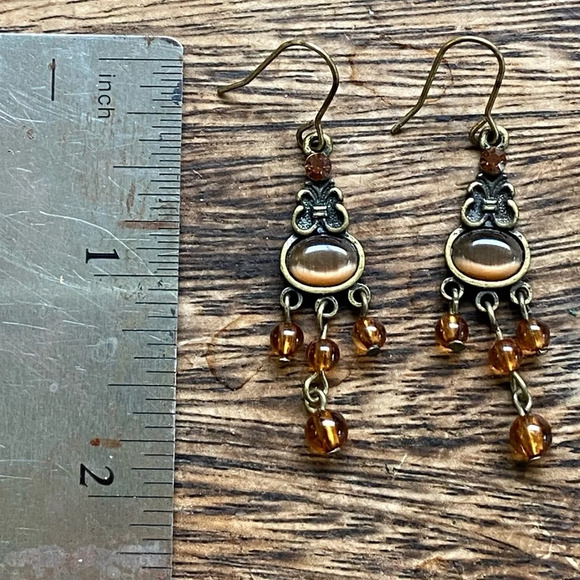 Brass and amber dangle earrings - Picture 7 of 8